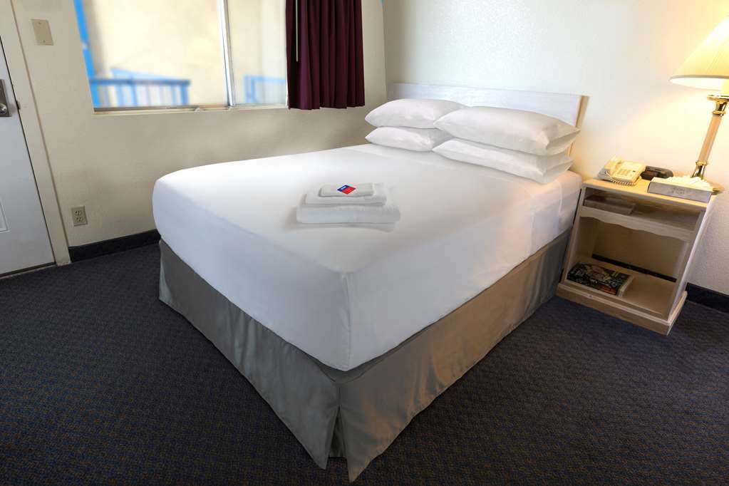 Americas Best Value Inn Columbus Chambre photo