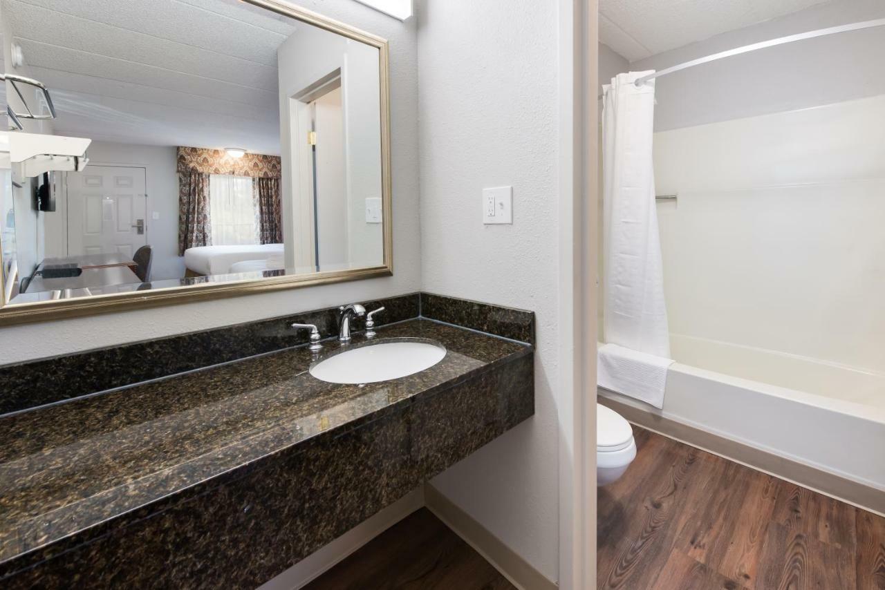 Americas Best Value Inn Columbus Extérieur photo