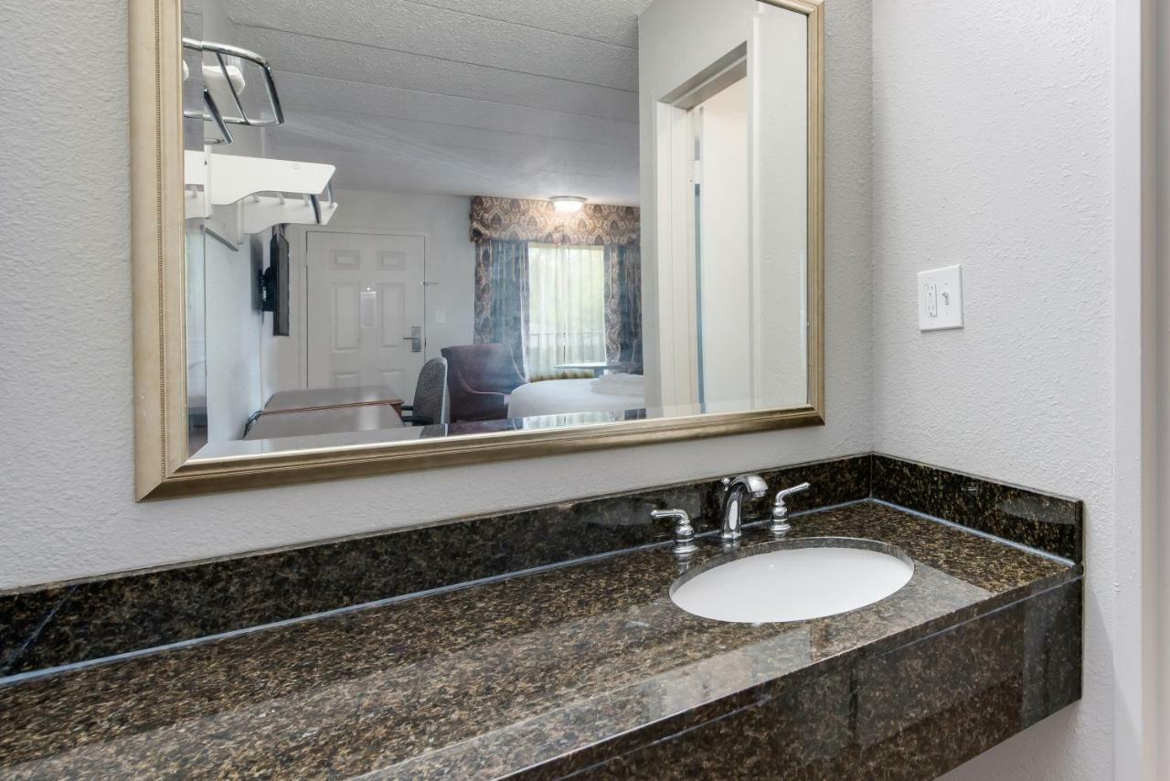 Americas Best Value Inn Columbus Extérieur photo