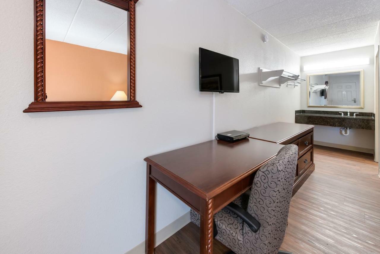 Americas Best Value Inn Columbus Extérieur photo