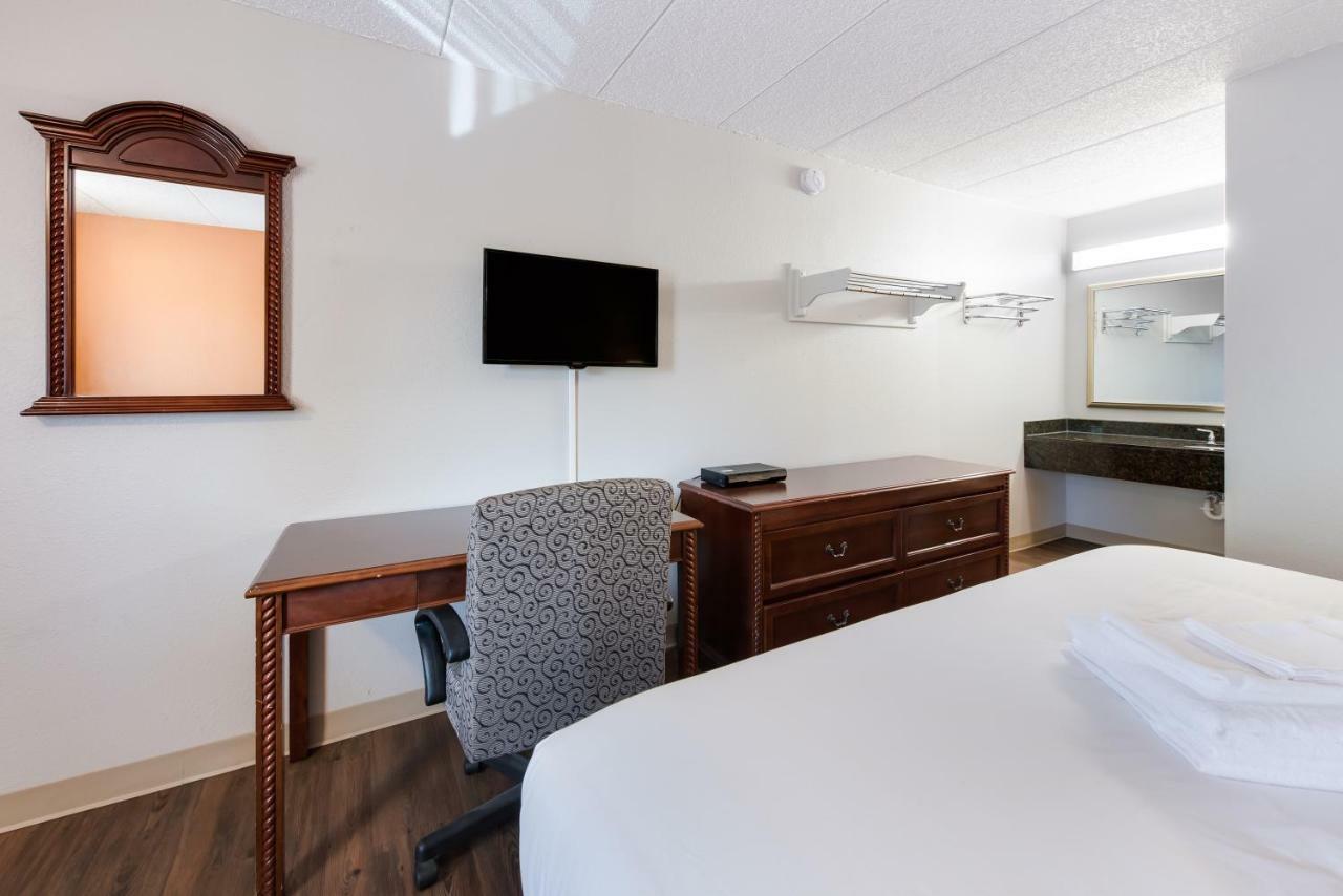 Americas Best Value Inn Columbus Extérieur photo